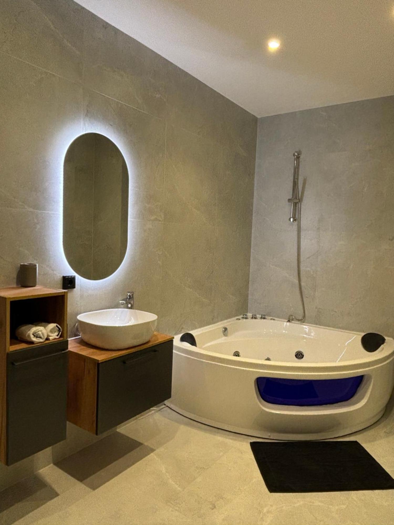 Luxus Apartment Mit Whirlpool In Kiel Exterior photo